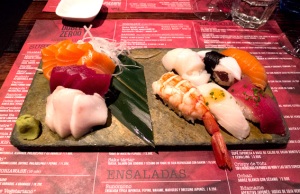 surtido de nigiri y sashimi  